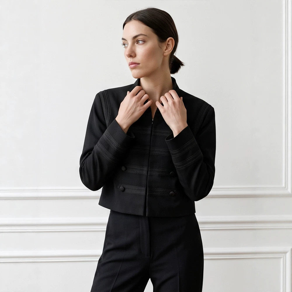 Damen Cropped-Jacke im Militärstil mit Doppelreiher und dekorativen Steppdetails Shop Nory