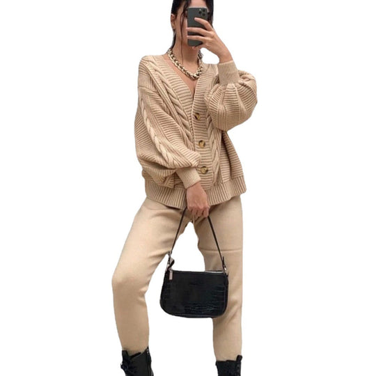 Damen nan kuscheliges Oversize Strickset bestehend aus Zopfmuster Cardigan und taillierter Strick-Jogginghose Shop Nory