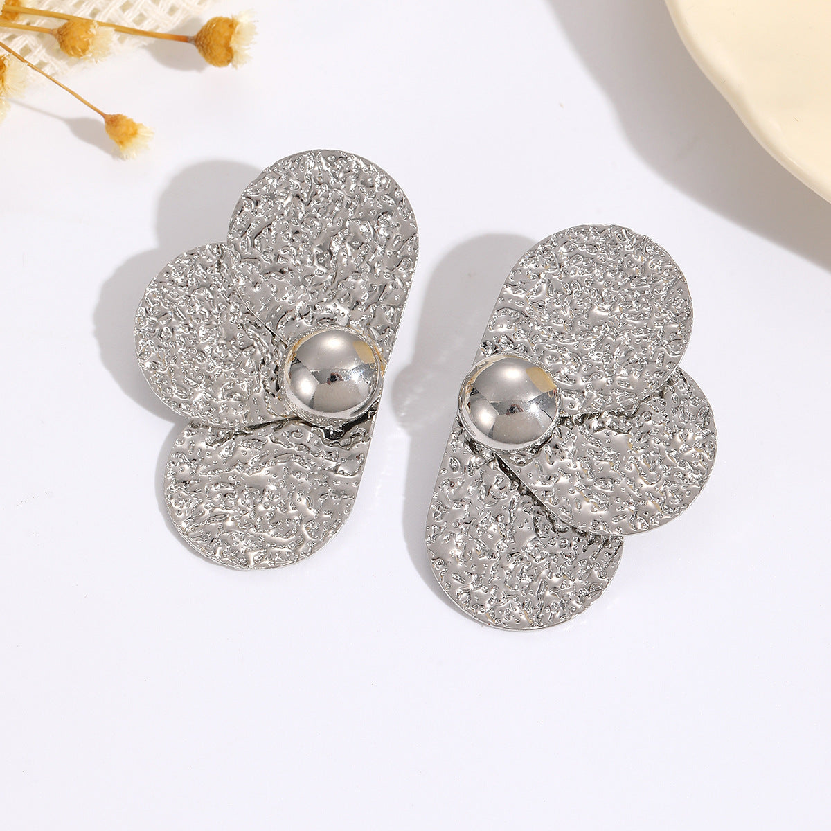 Damen Ohrclips im eleganten, geschwungenen Design Shop Nory