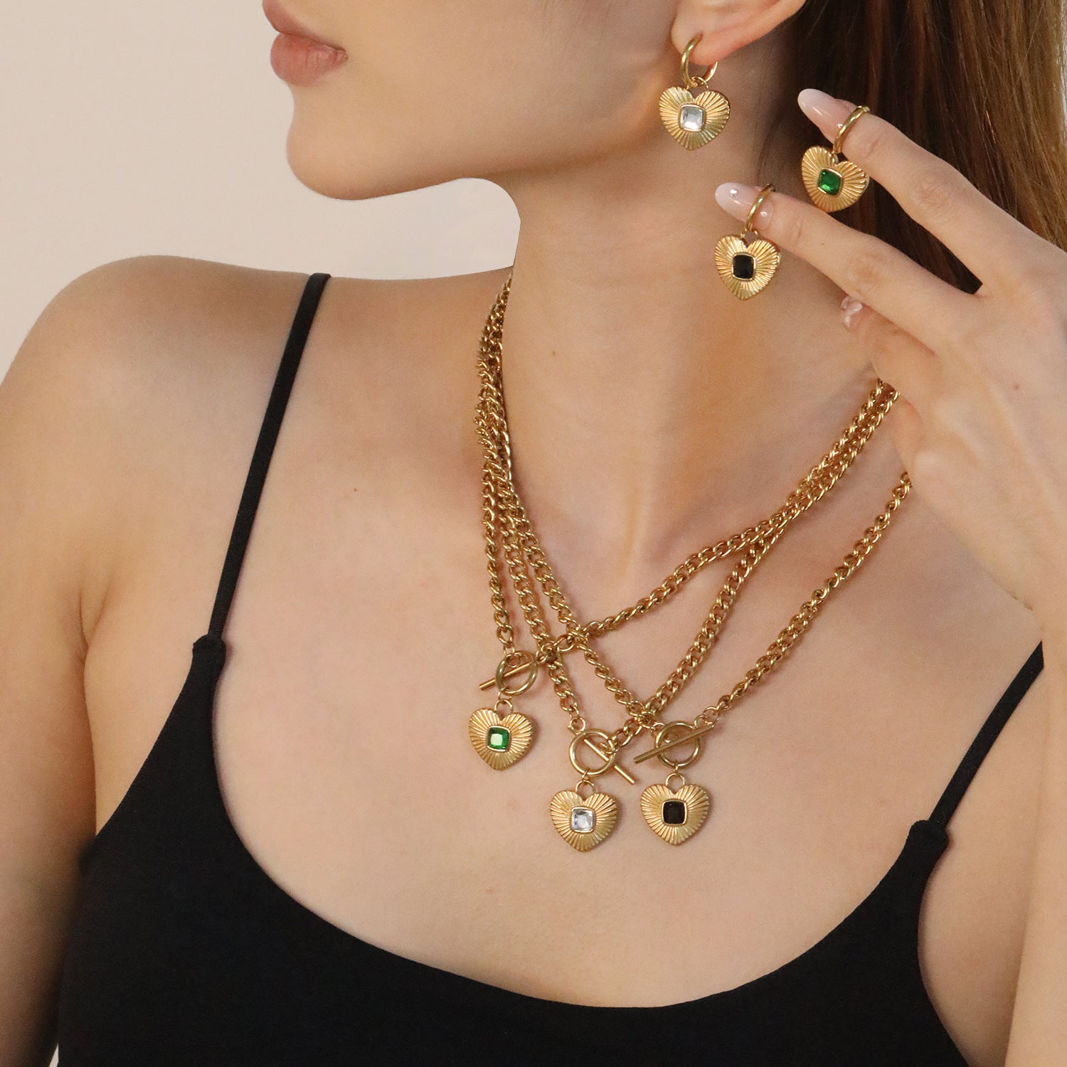 Damen Schmuckset mit herzförmigem Anhänger aus hochwertigem Edelstahl und funkelnden Kristallen Shop Nory