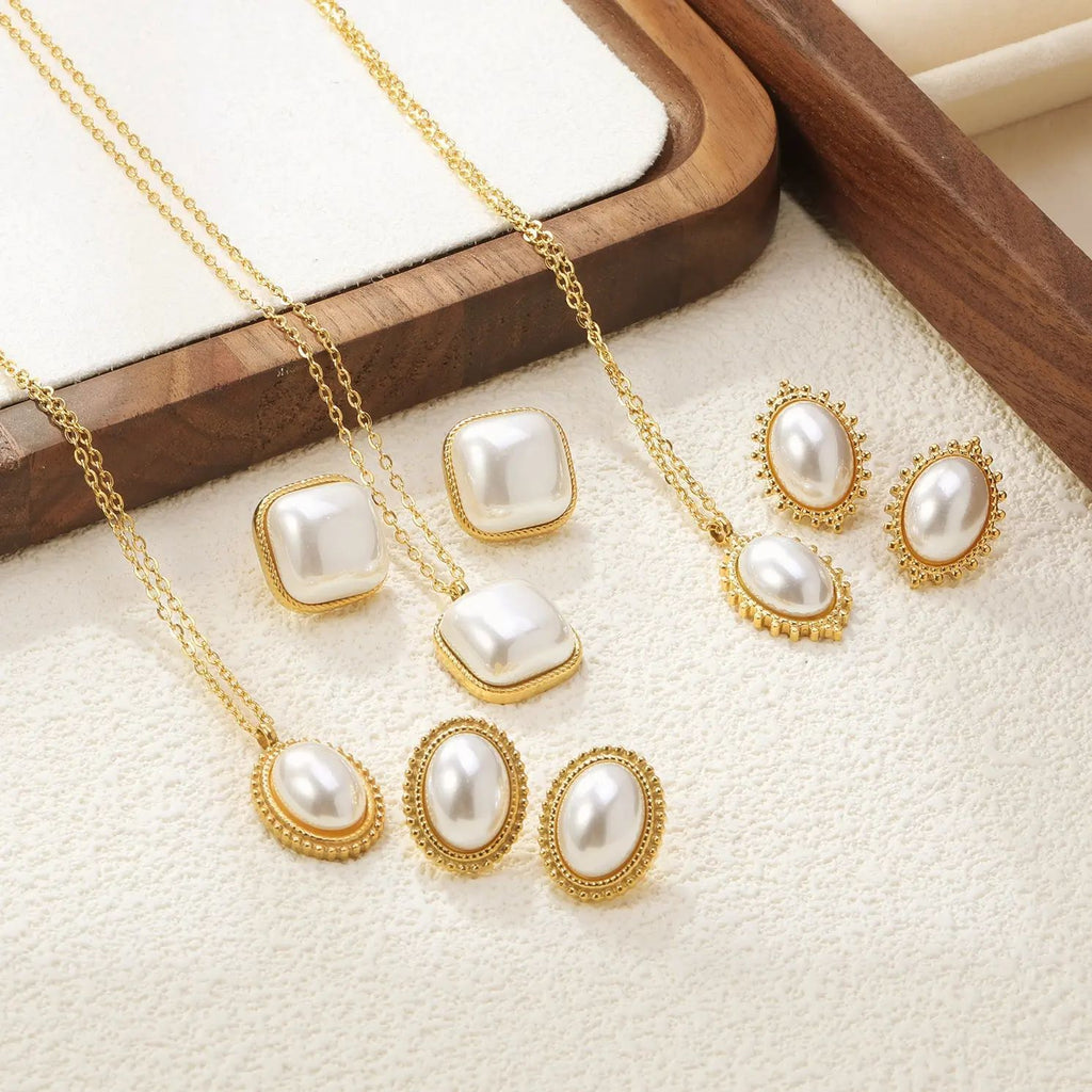 Damen Schmuckset mit Kruzifix-Anhänger und passenden Ohrringen Shop Nory