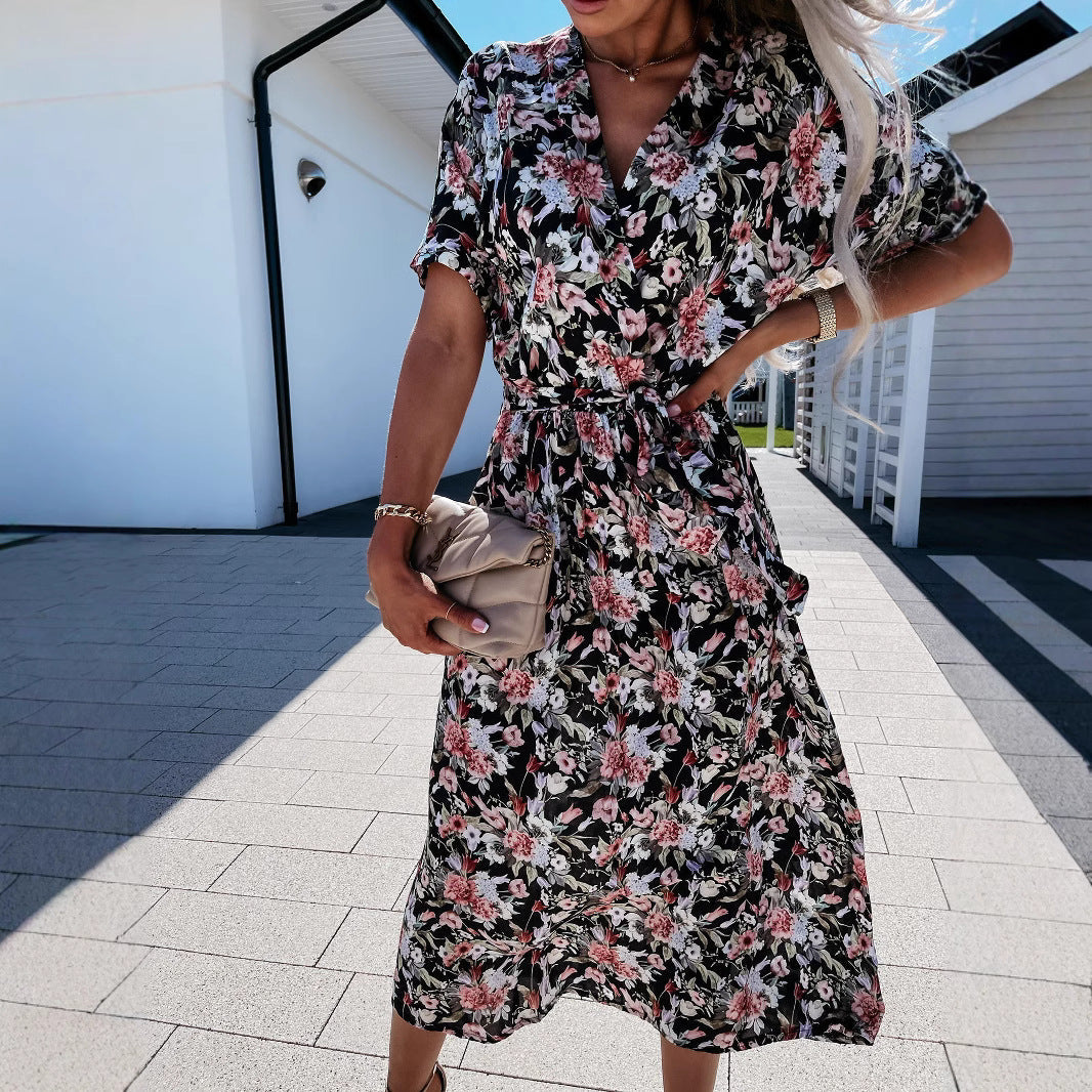 Damen Wickelkleid mit floralem Muster und Taillengürtel