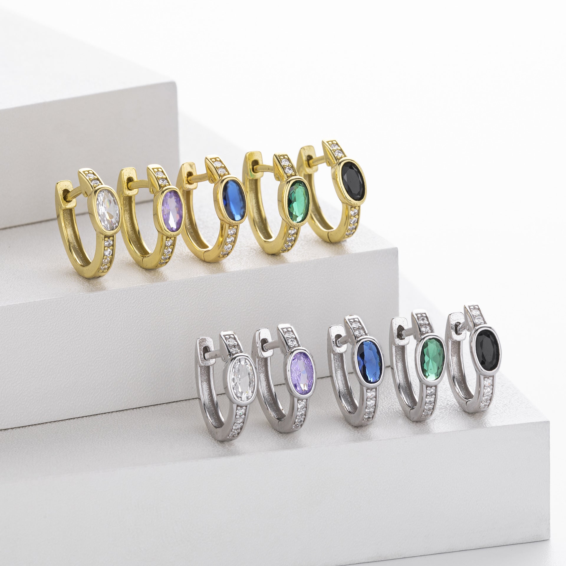 Damen Ohrhänger mit auffälligem ovalem Zirkon und goldfarbener 925er Sterling Silberfassung Shop Nory
