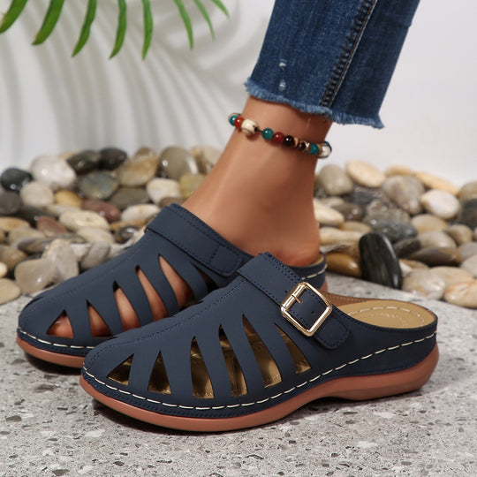Damen Slipper‑Sandalen mit geschlossener Zehenkappe, Cut‑Out‑Design und verstellbarer Schnalle Shop Nory