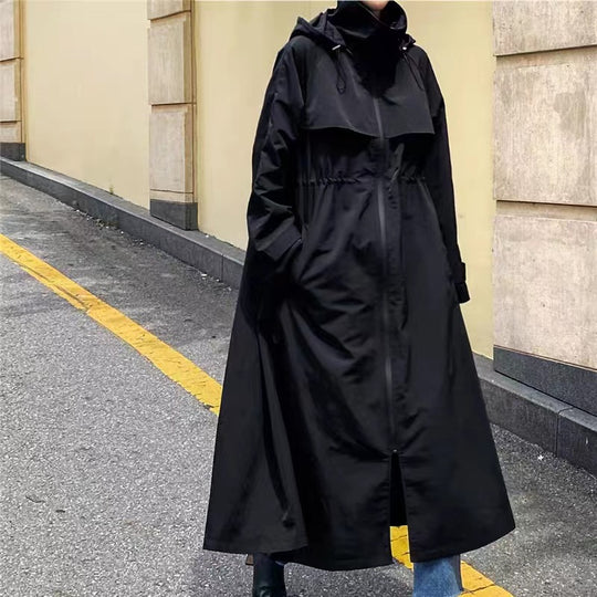 Damen Langer Oversize-Dustercoat mit Cape‑Passe, Tunnelzug‑Taillierung und hohem Stehkragen Shop Nory