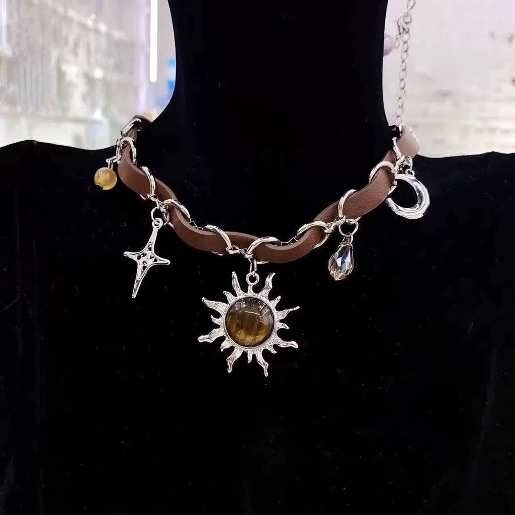 Damen Halskette mit einzigartigem Sonnen-Design und handgefertigten Elementen Shop Nory