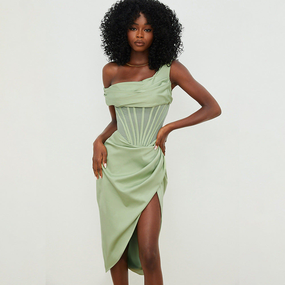 Damen Figurumspielendes Cocktailkleid mit asymmetrischem Schnitt und hohem Schlitz