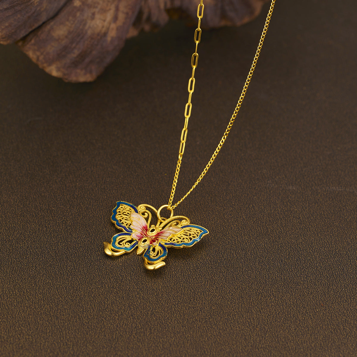 Damen elegante Halskette mit kunstvollem Schmetterlingsanhänger Shop Nory