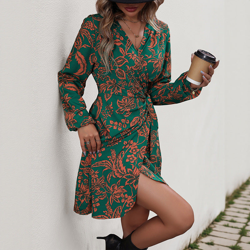 Damen Wickelkleid mit floralem Allover-Print, taillierter Wickel‑Silhouette und langen Ballonärmeln Shop Nory