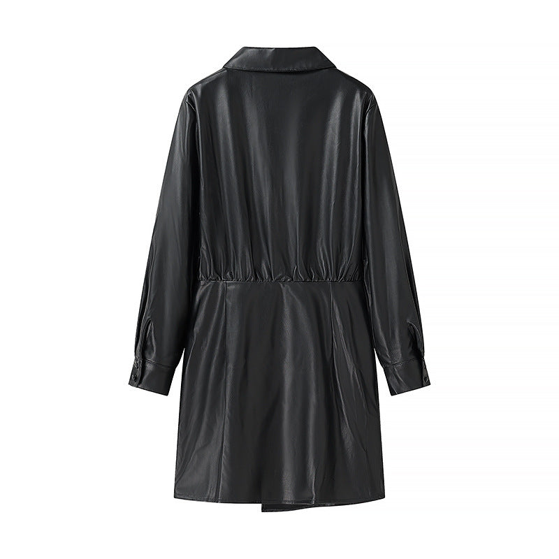 Damen Wickel-Kunstleder-Minikleid mit Hemdkragen, geraffter Taillenpartie und Manschetten Shop Nory