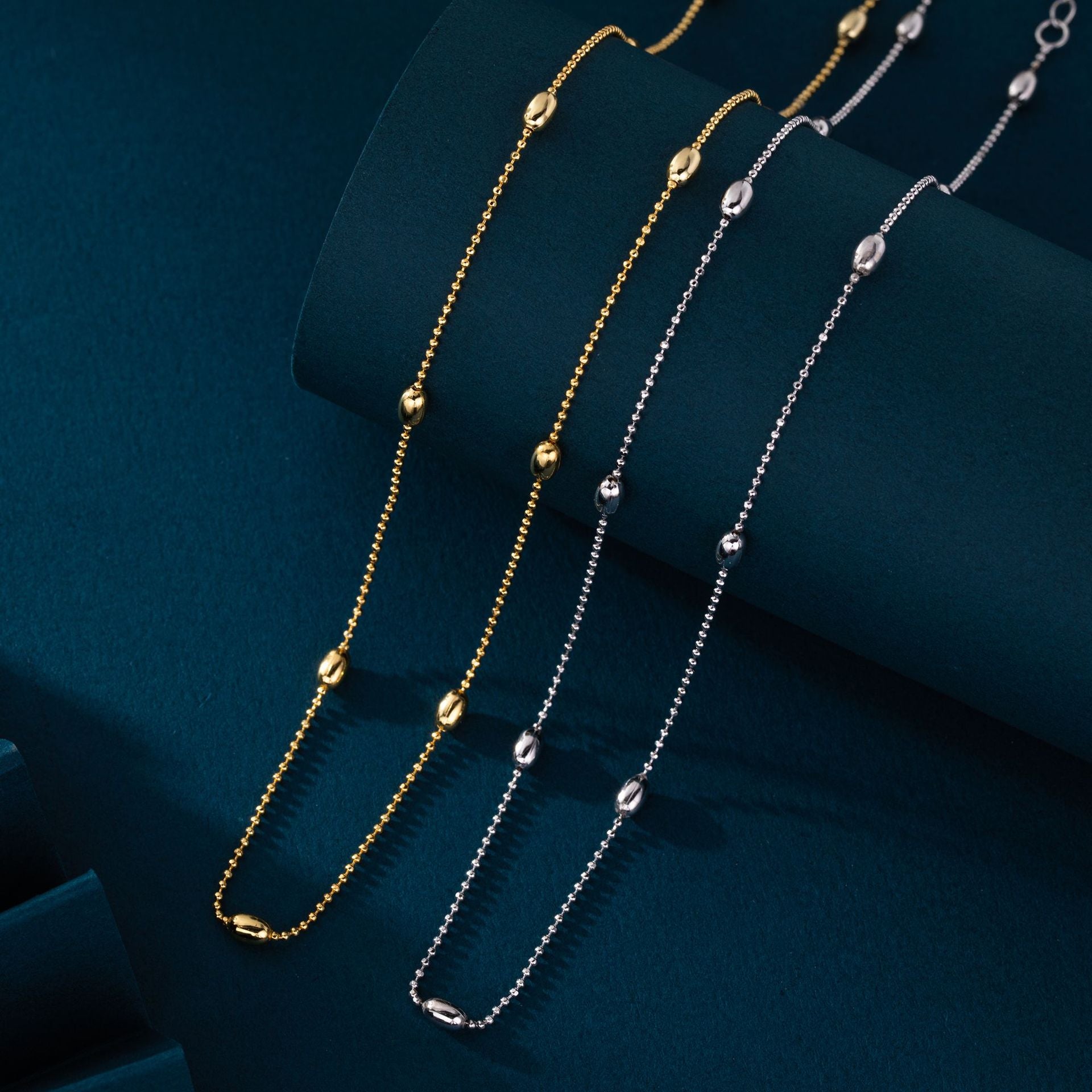 Damen feine Halskette mit geschmeidigen Perlen und modernem Design Shop Nory
