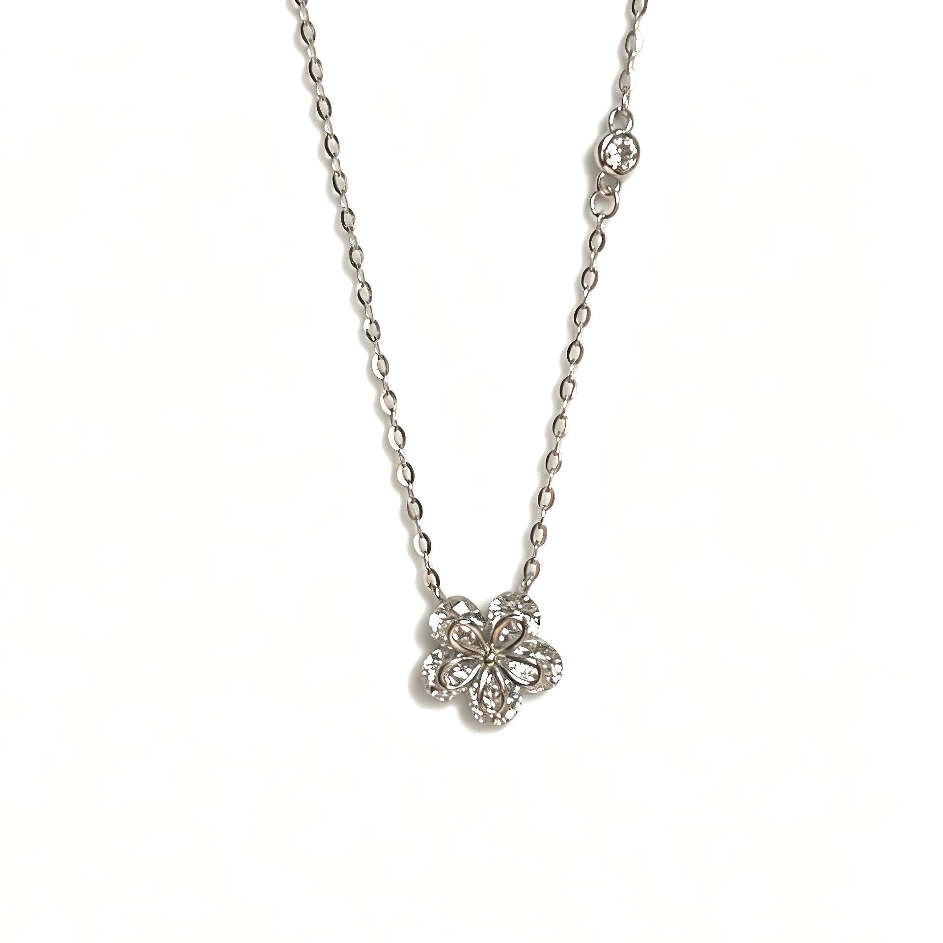 Damen elegante Halskette mit floralem Anhänger und Zirkonia Shop Nory