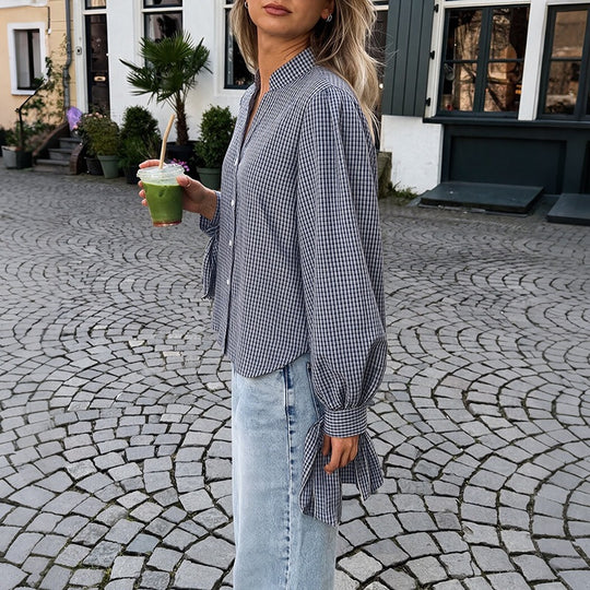 Damen Locker geschnittene Vichy-Karo-Bluse mit Stehkragen, Knopfleiste und Bindemanschetten Shop Nory