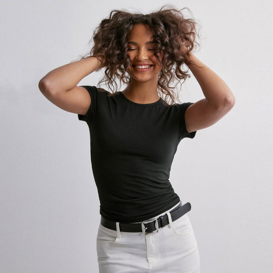 Damen Slim Fit T-Shirt aus hochwertigem Baumwollmix mit elastischem Stretch
