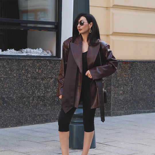 Damen Oversize Blazermantel in Krokoprägung mit Schalkragen und Bindegürtel Shop Nory