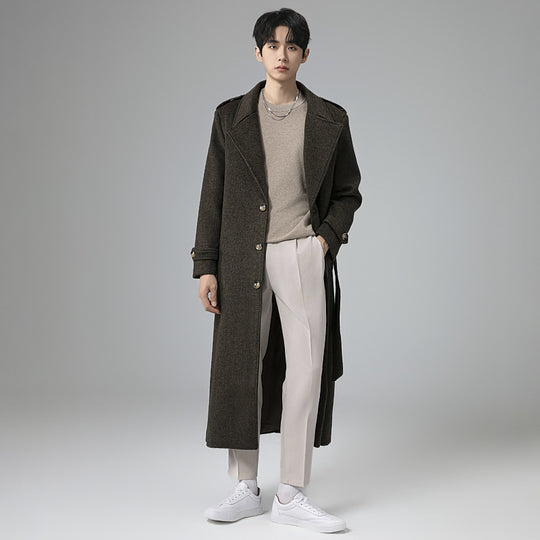 Herren Maxilanger Wollmix-Mantel mit taillierter Silhouette, Schalkragen und dekorativen Schulterriegeln Shop Nory