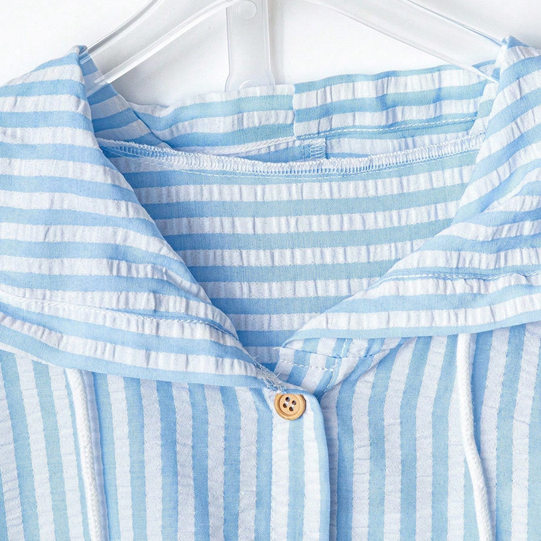 Damen Leichte gestreifte Kapuzen‑Overshirt mit Holzknöpfen und aufgesetzten Taschen Shop Nory