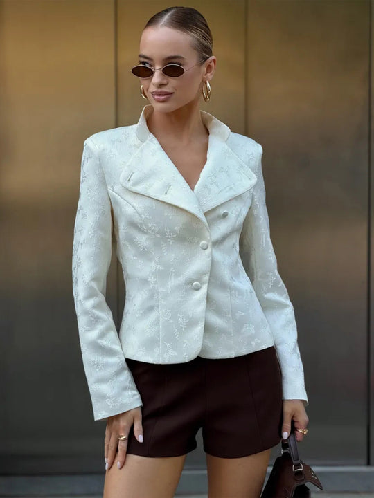 Damen Taillierter Jacquard-Blazer mit überlappendem Revers und dekorativen Knöpfen Shop Nory