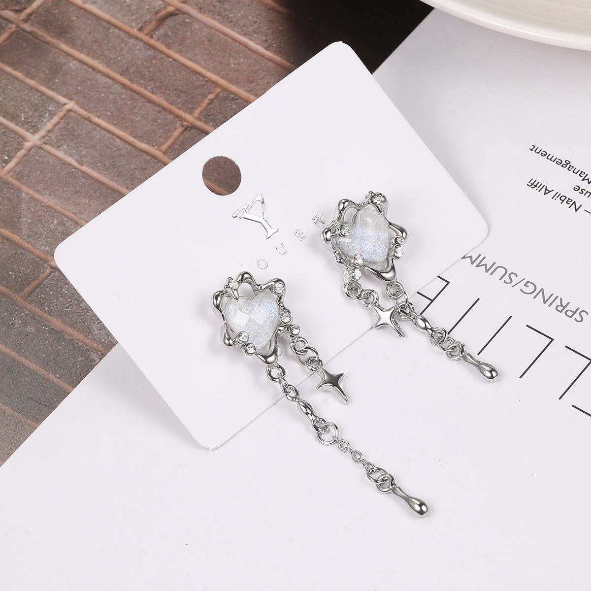 Damen Ohrringe mit elegantem, geometrischem Design und Perlenakzenten Shop Nory