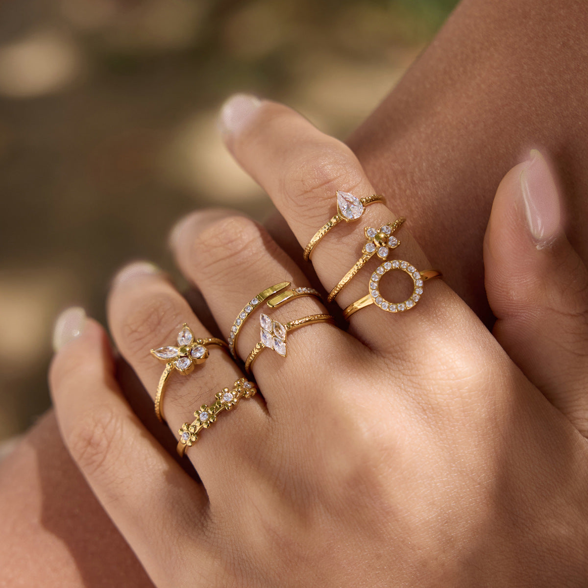 Damen Offenes Ring mit floralen Zirkonia-Details Shop Nory