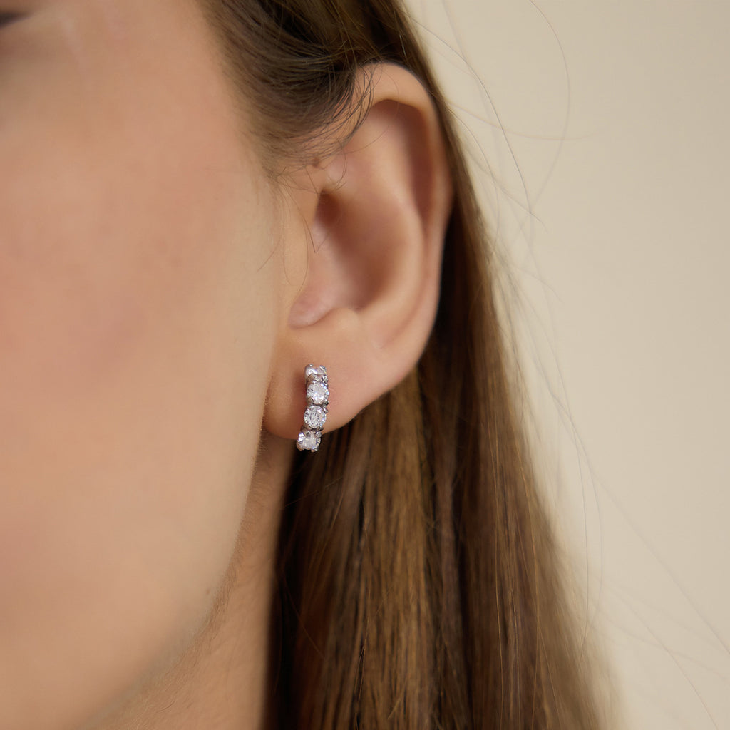 Damen Ohrhänger mit funkelnden Zirkonia und hypoallergener Edelstahlverarbeitung Shop Nory