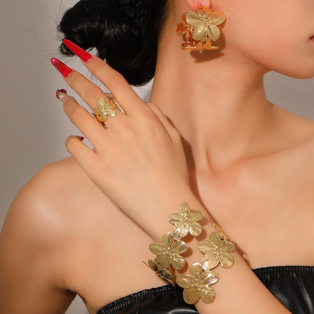 Damen Schmuckset mit kunstvollem Blumenmotiv Shop Nory