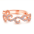 Damen Ring mit geschwungenem Design und funkelnden Zirkonia-Details Shop Nory