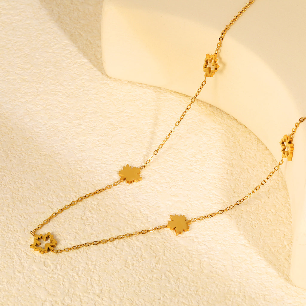 Damen Halskette mit filigranen Ahornblatt-Anhängern Shop Nory
