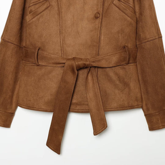 Damen Taillierte Kurzjacke aus weichem Veloursimitat mit asymmetrischer Knopfleiste und Bindegürtel Shop Nory