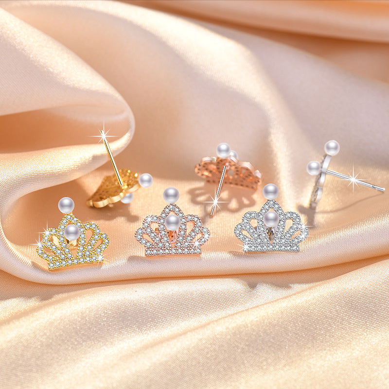 Damen Ohrstecker im eleganten Krönchen-Design mit funkelnden Zirkonia und edlen Perlen Shop Nory