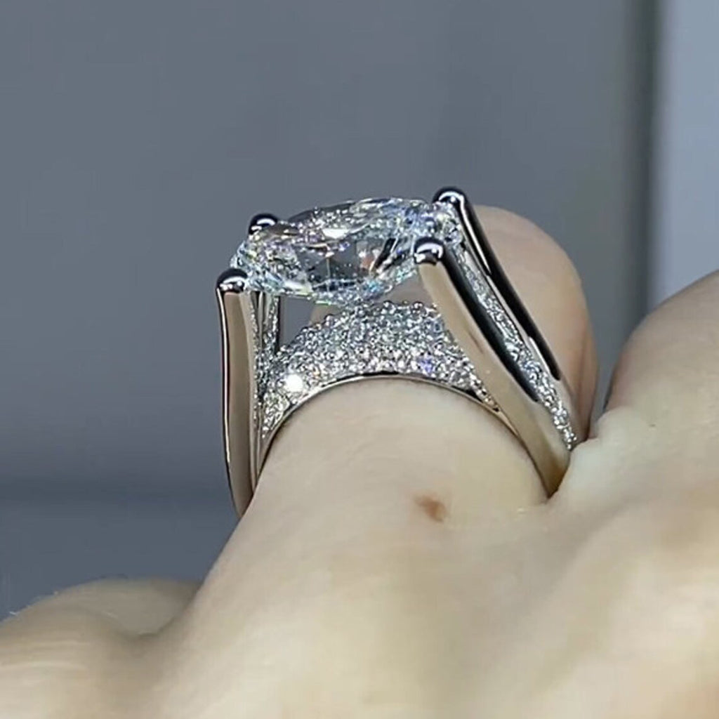 Damen Designer Ring mit funkelndem Diamanten und elegantem Zirkonia-Besatz Shop Nory