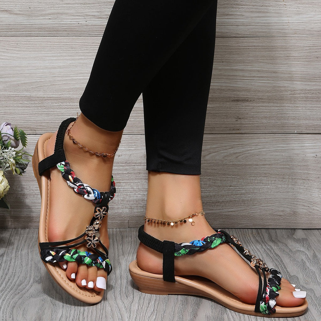 Damen modische Häkelsandalen mit buntem Riemendesign und elegantem Fußbett Shopnory
