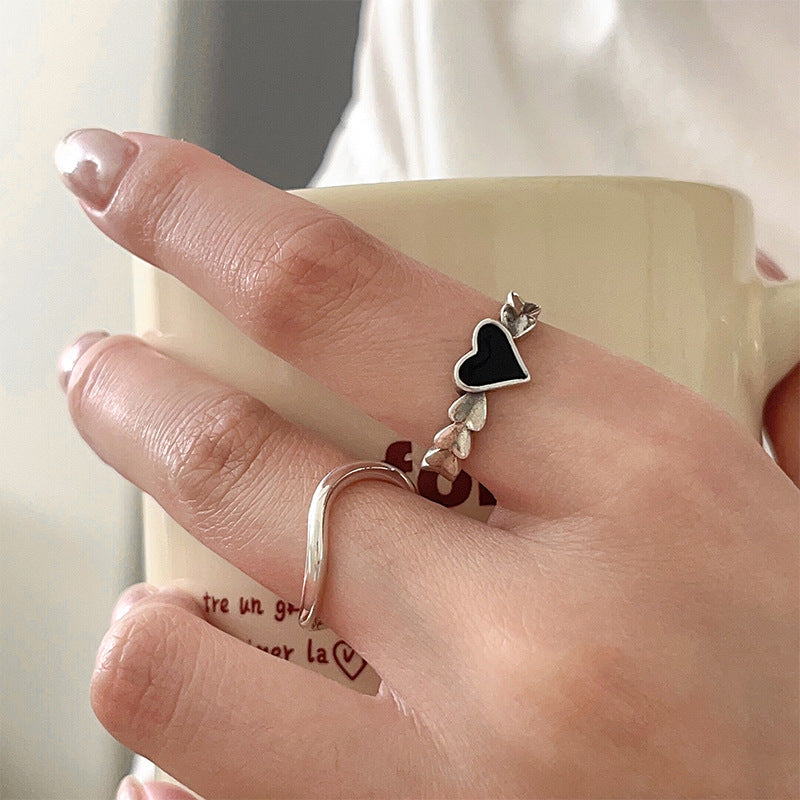 Damen herzförmiger Ring aus hochwertigem Metall mit eleganten Akzenten Shop Nory