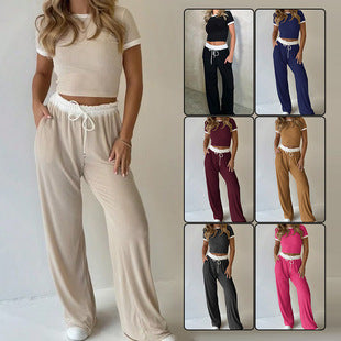 Damen lässiges zwei-teiliges Freizeit-Set mit cropped T-Shirt und weiten Hose