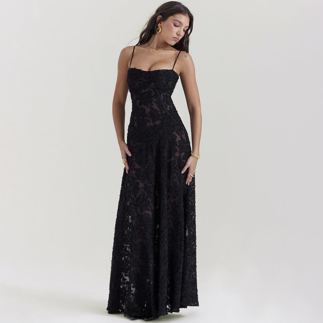 Damen elegantes Abendkleid mit feinen Spitzenverzierungen und Spaghettiträgern