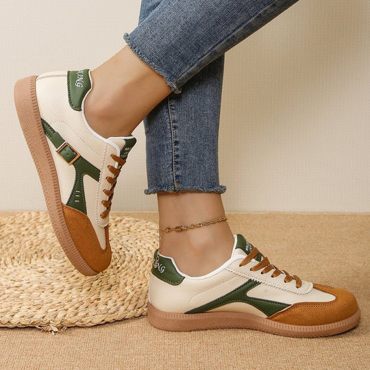 Damen Retro-Plateau-Sneaker mit Wildlederapplikationen und dekorativer Schnallenlasche Shop Nory