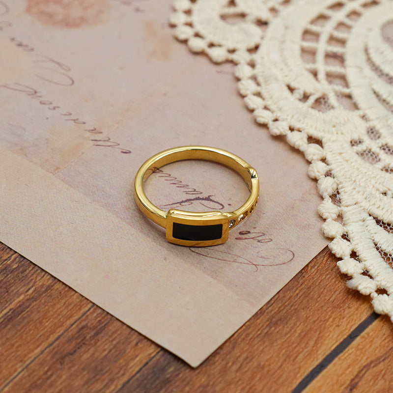 Damen Modern Ring mit rechteckigem Onyx und funkelndem Zirkonia Shop Nory