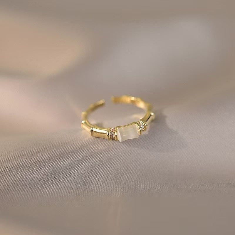 Damen modern gestalteter Ring mit elegantem Overlay Shop Nory