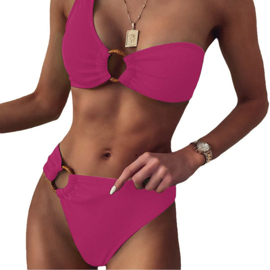 Damen Stilvoller Triangel-Bikini mit goldenen Details