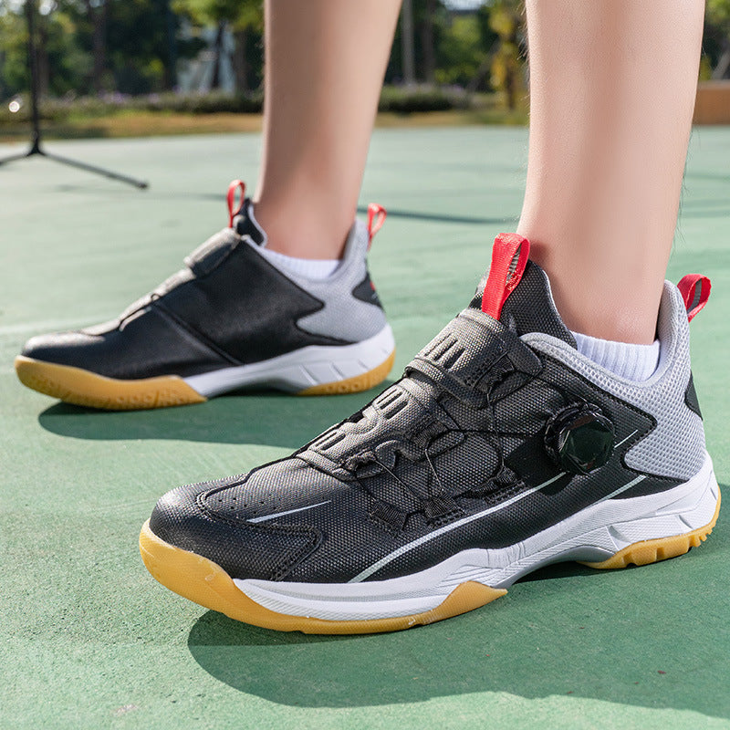 Damen Tennis-Schuhe mit innovativem Schnürsystem und atmungsaktivem Obermaterial