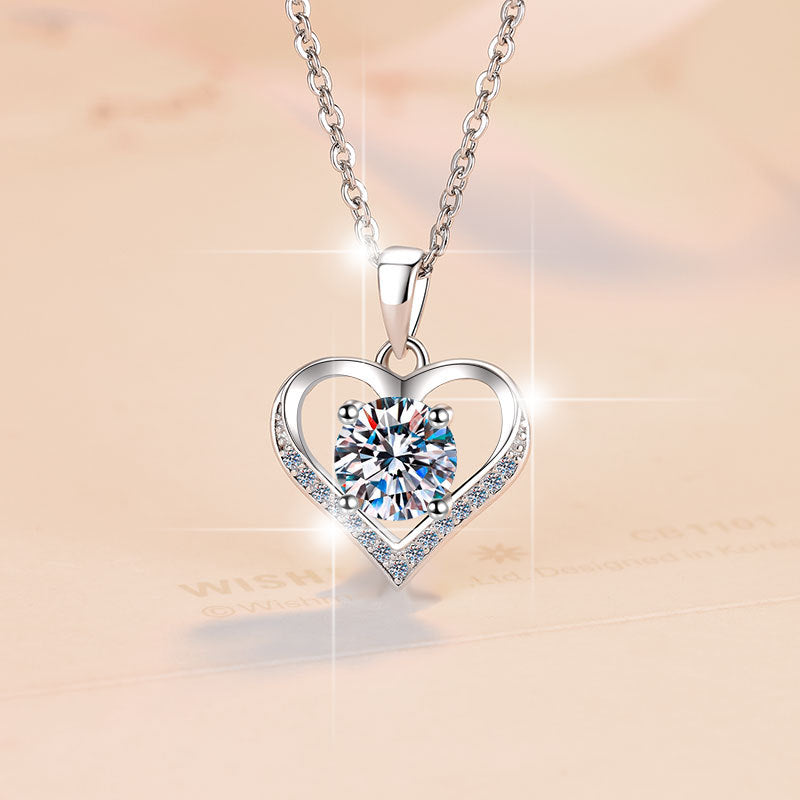 Damen Halskette mit funkelndem Herzanhänger und luxuriösem Zirkonia Shop Nory
