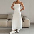Damen Maxikleid mit zarten Trägern und raffinierter Rippstruktur