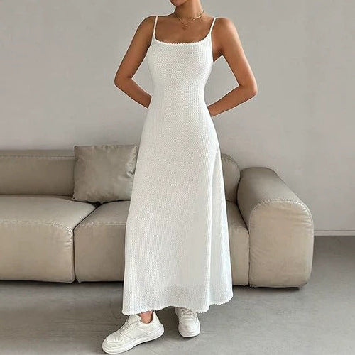 Damen Maxikleid mit zarten Trägern und raffinierter Rippstruktur
