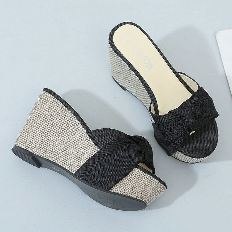 Damen nan Keil-Pantolette mit hohem Bast-Plateau und gedrehtem Textilriemen
