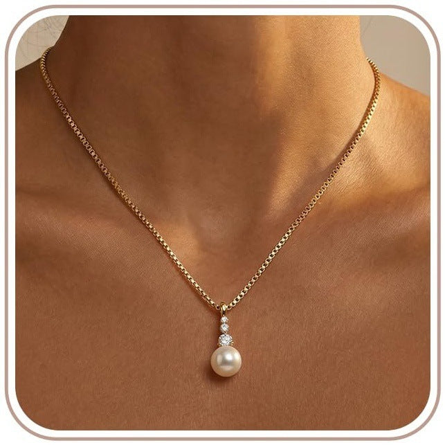 Damen Halskette mit feinen Perlen und eleganten Akzenten Shop Nory