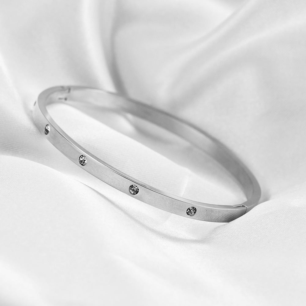 Damen Armreif mit funkelnden Zirkonia-Details Shop Nory
