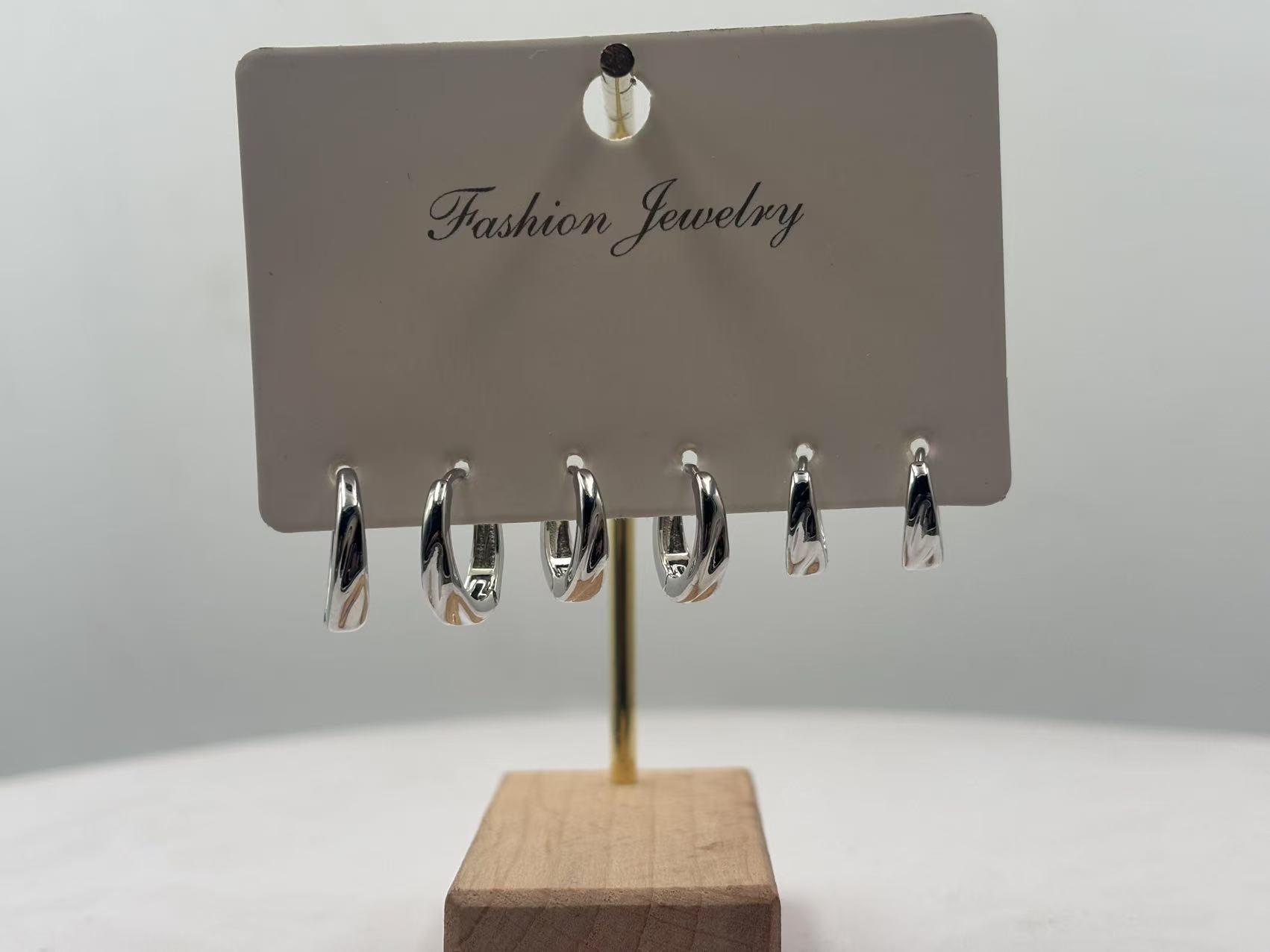 Damen Ohrringe mit modernem und minimalistischem Design Shop Nory