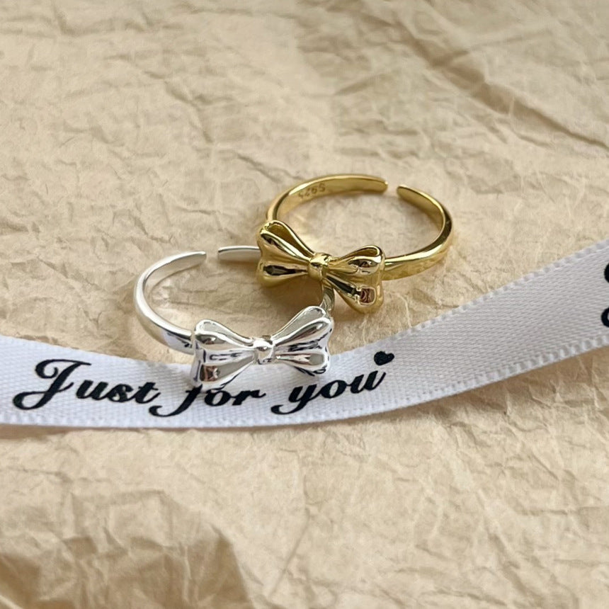 Damen Ring mit verspieltem Schleifenmotiv aus hochwertigem Edelstahl Shop Nory