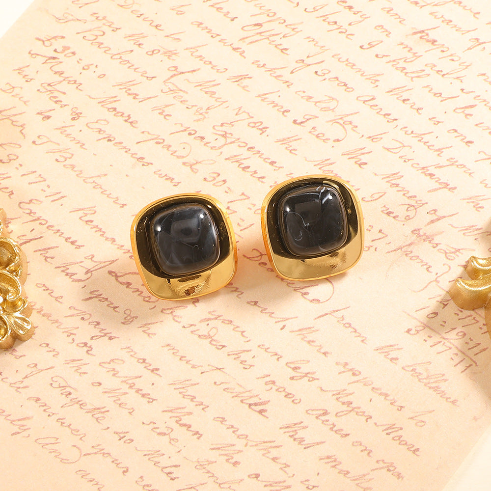 Damen Ohrstecker mit elegantem, grünem Halbedelstein und goldenem Rahmen Shop Nory