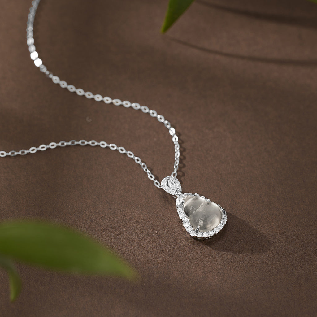 Damen elegante Halskette mit tropfenförmigem Anhänger und funkelnden Zirkonia Shop Nory